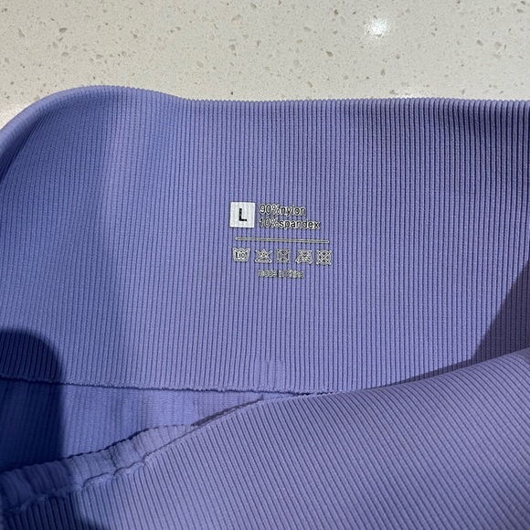 High-Waist Seamless Ribbed Shorts in Lilac Purple - Picture 5 of 5